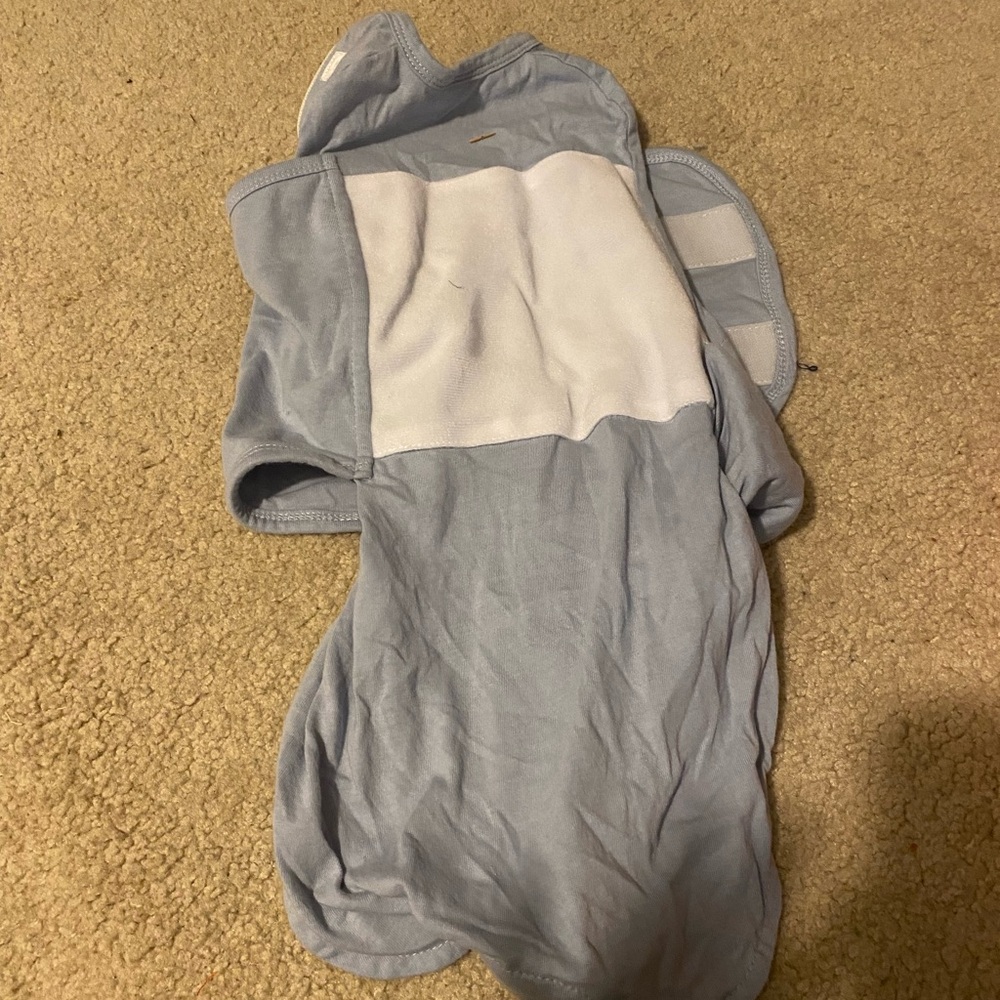 Embe swaddle